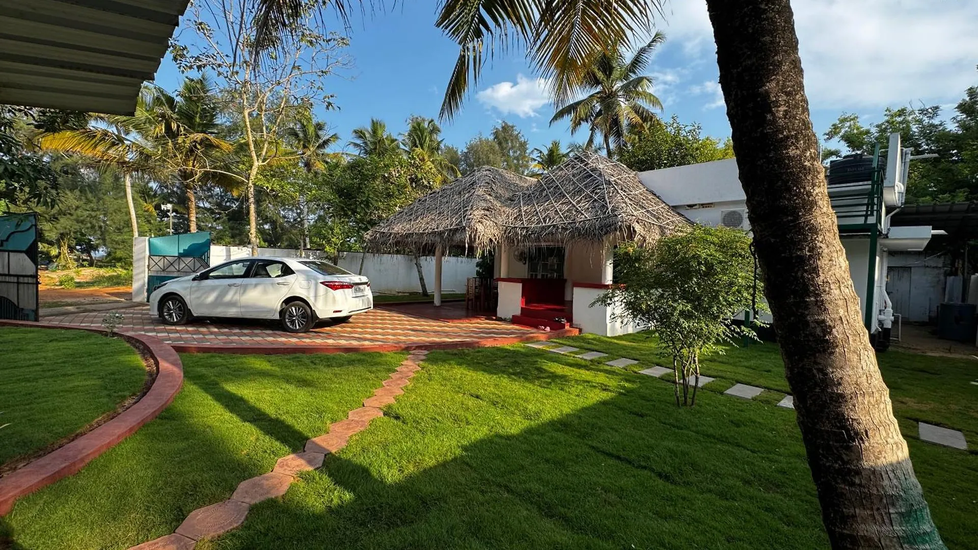 Beach Heaven By Azure Heaven Holidays - Whole House Mararikulam India